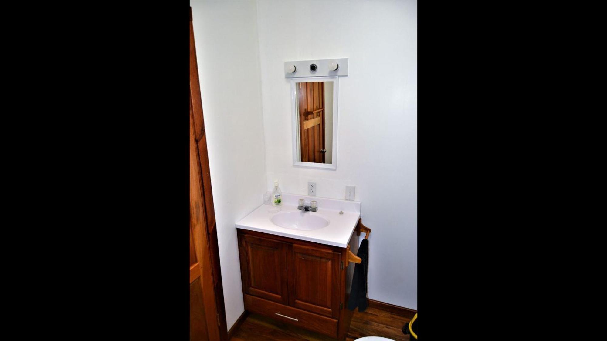 Iguana Roost Tourism Gold Standard Fully Equipped Two Bedroom Cabin San Ignacio Exteriér fotografie
