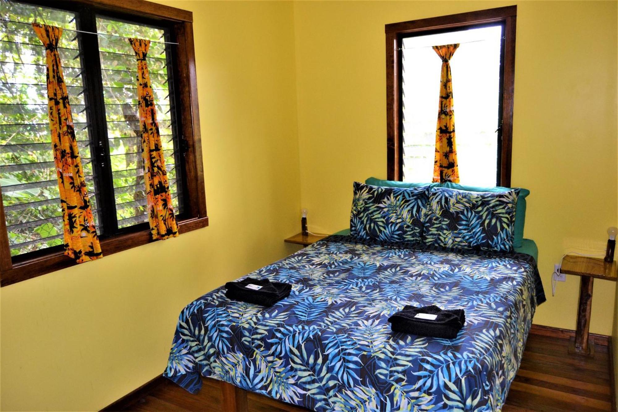 Iguana Roost Tourism Gold Standard Fully Equipped Two Bedroom Cabin San Ignacio Exteriér fotografie